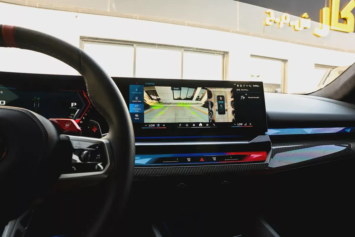BMW M5 Touring 2025 GCC 4.4L Twin Turbo V8 PHEV Agency Warranty Full Service History 728hp-3-3