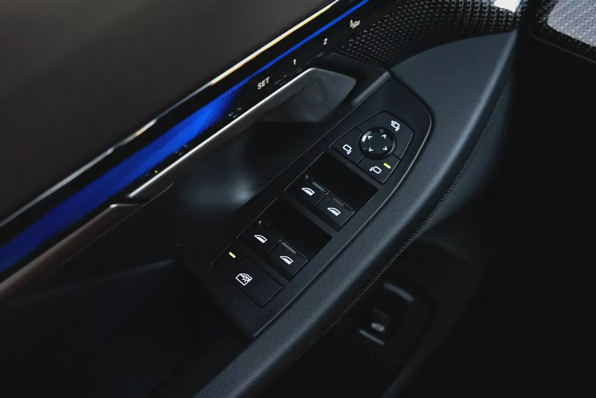 BMW M5 Touring 2025 GCC 4.4L Twin Turbo V8 PHEV Agency Warranty Full Service History 728hp-5-5