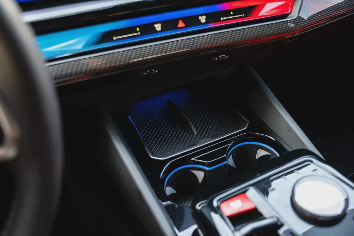 BMW M5 Touring 2025 GCC 4.4L Twin Turbo V8 PHEV Agency Warranty Full Service History 728hp-6-6