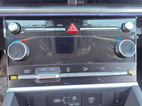 Hyundai Santa Fe 2.0T GDi 8A/T Explorer Pro – 2025 Model (Chinese Specs)
