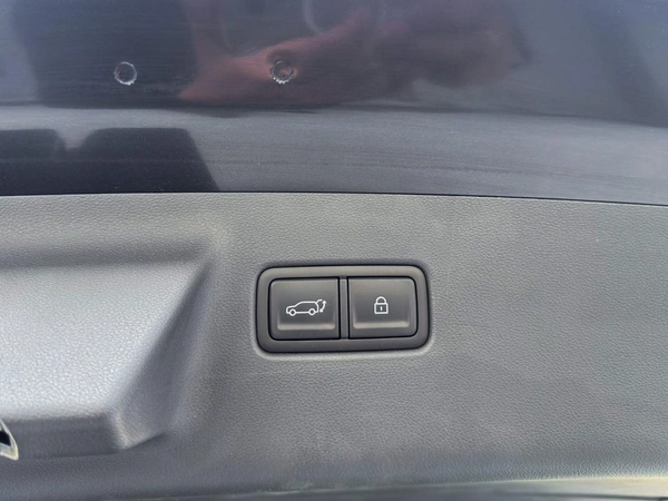 Hyundai Santa Fe 2.0T GDi 8A/T Explorer Pro – 2025 Model (Chinese Specs)