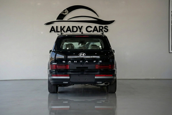 Hyundai Santa Fe 2.0T GDi 8A/T Explorer Pro – 2025 Model (Chinese Specs)