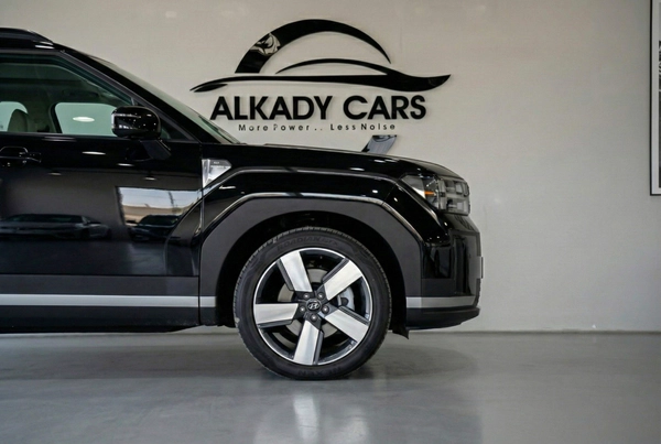 Hyundai Santa Fe 2.0T GDi 8A/T Explorer Pro – 2025 Model (Chinese Specs)