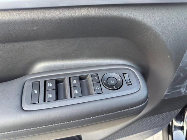 Hyundai Santa Fe 2.0T GDi 8A/T Explorer Pro – 2025 Model (Chinese Specs)