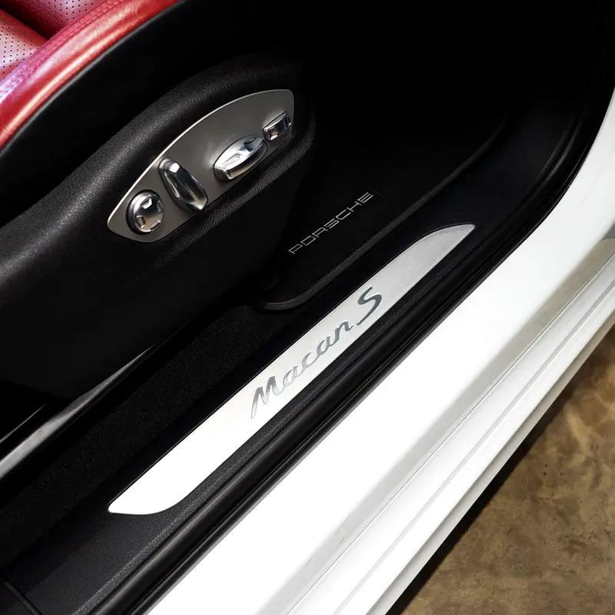 AED 5,269 P.M • 0% Downpayment • Porsche Macan S • Agency Warranty-16-16