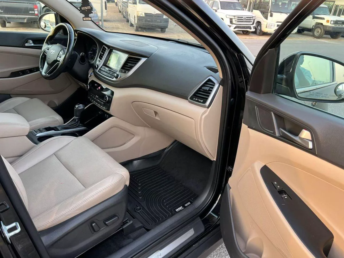 Hyundai Tucson 2016  Hyundai Tucson Limited 1.6 Turbo V4 - Panoramic View - Rear Camera With Radar & Sensor AWD 4x4-13-0