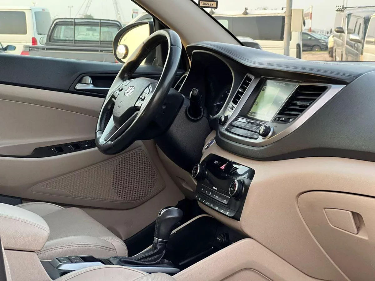 Hyundai Tucson 2016  Hyundai Tucson Limited 1.6 Turbo V4 - Panoramic View - Rear Camera With Radar & Sensor AWD 4x4-14-0