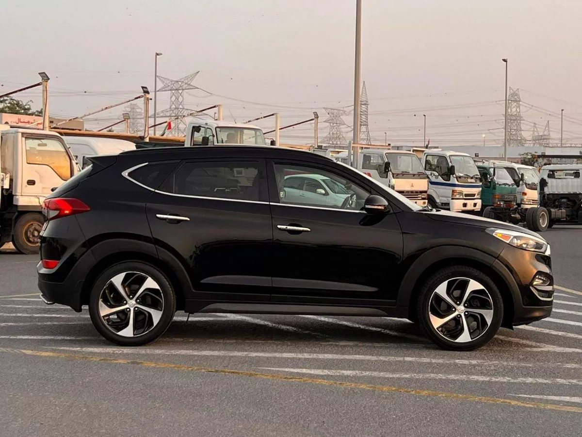 Hyundai Tucson 2016  Hyundai Tucson Limited 1.6 Turbo V4 - Panoramic View - Rear Camera With Radar & Sensor AWD 4x4-8-0