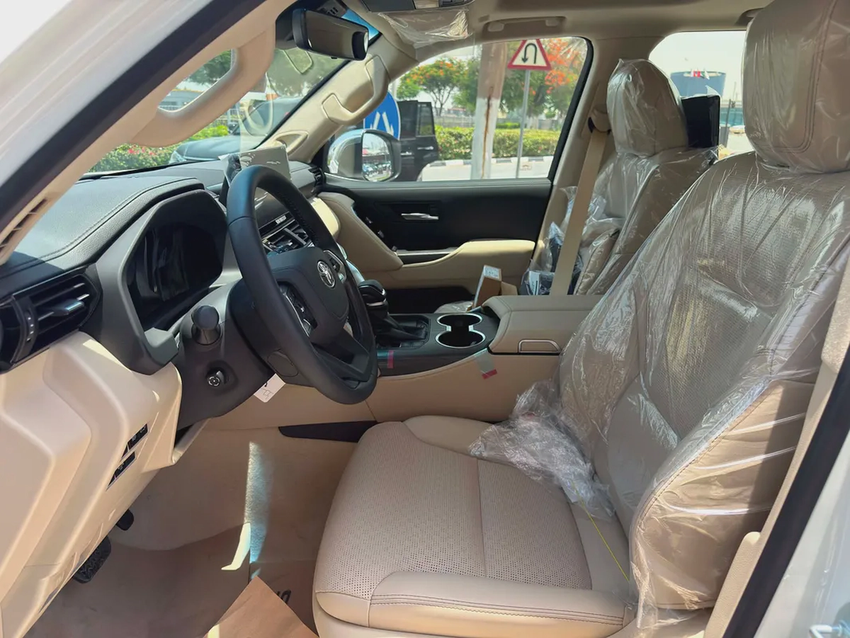 **2026**Toyota Land Cruiser VXR | GCC Specs | Brand New-3-3