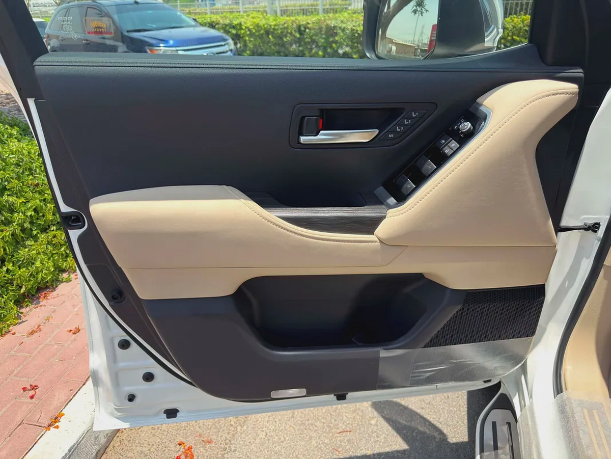 **2026**Toyota Land Cruiser VXR | GCC Specs | Brand New-10-10