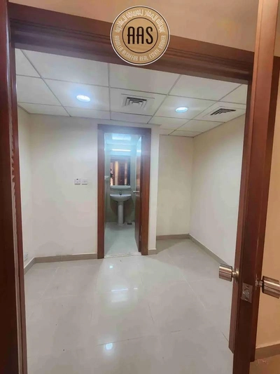 Spacious and luxurious 4bhk with maids room in mankhool near sharaf dg metro station-9