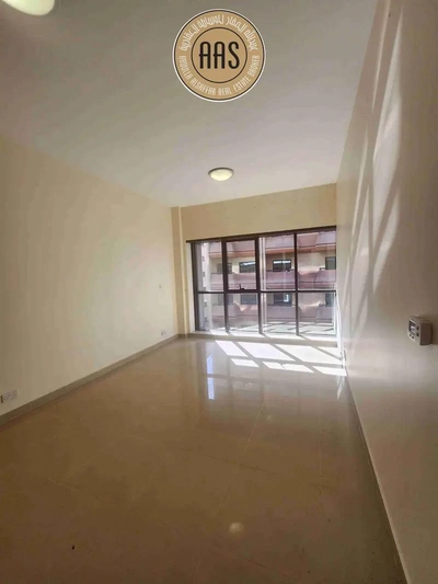 Spacious and luxurious 4bhk with maids room in mankhool near sharaf dg metro station-22