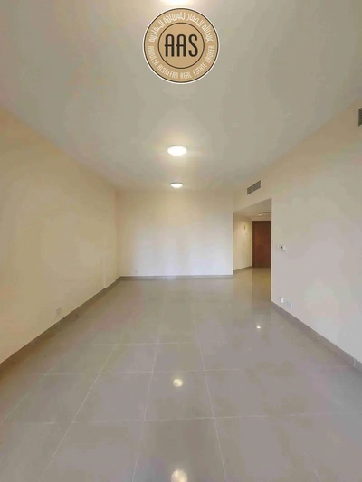 Spacious and luxurious 4bhk with maids room in mankhool near sharaf dg metro station-4