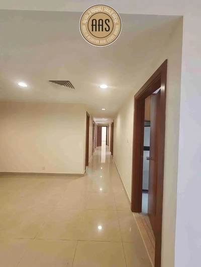 Spacious and luxurious 4bhk with maids room in mankhool near sharaf dg metro station-5