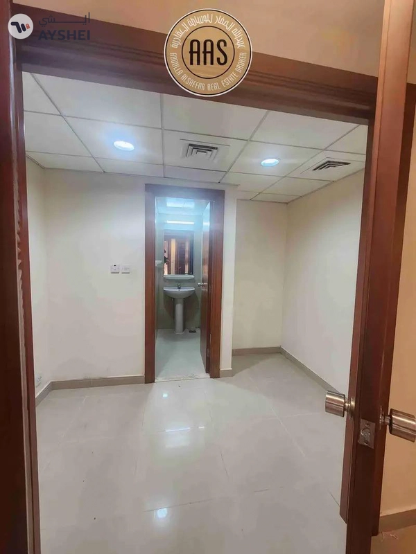Spacious and luxurious 4bhk with maids room in mankhool near sharaf dg metro station