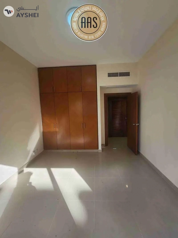 Spacious and luxurious 4bhk with maids room in mankhool near sharaf dg metro station
