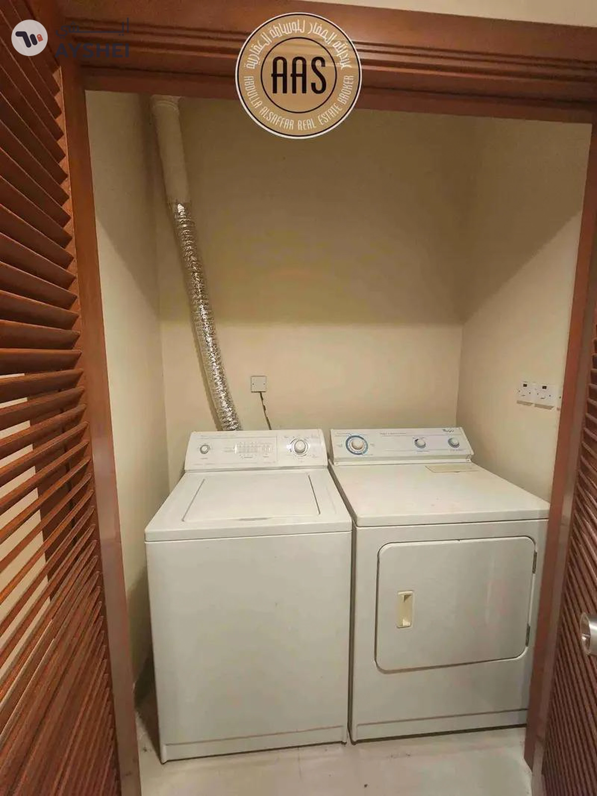 Spacious and luxurious 4bhk with maids room in mankhool near sharaf dg metro station-16-16