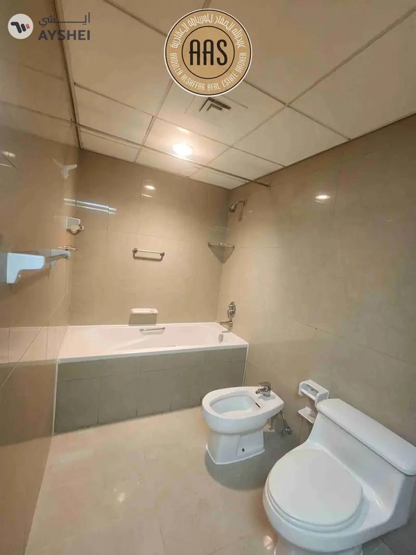 Spacious and luxurious 4bhk with maids room in mankhool near sharaf dg metro station