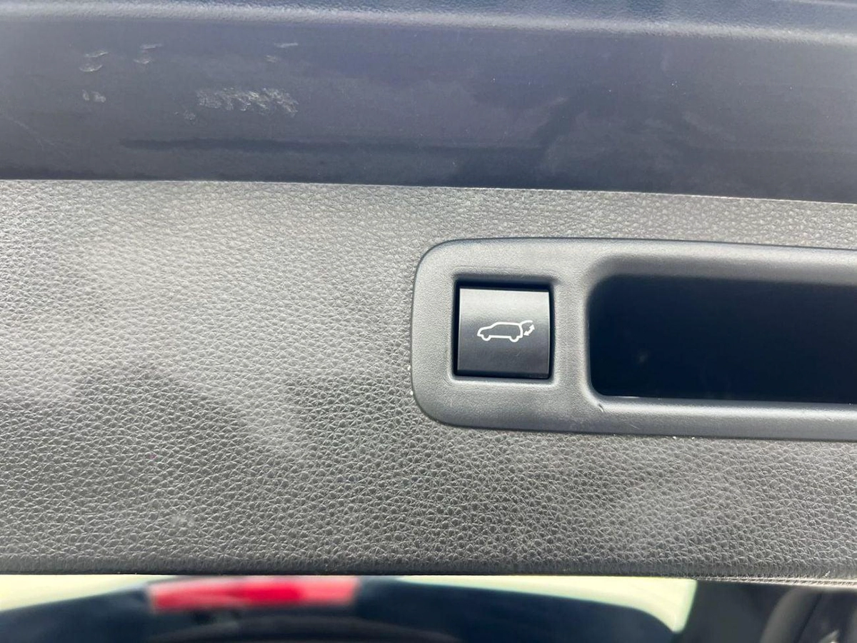 Toyota Highlander 2023 Toyota Highlander Hybrid XLE Full Option - 2.5L V4 - Sunroof - Rear Camera & Radar Leather Sea-18-0
