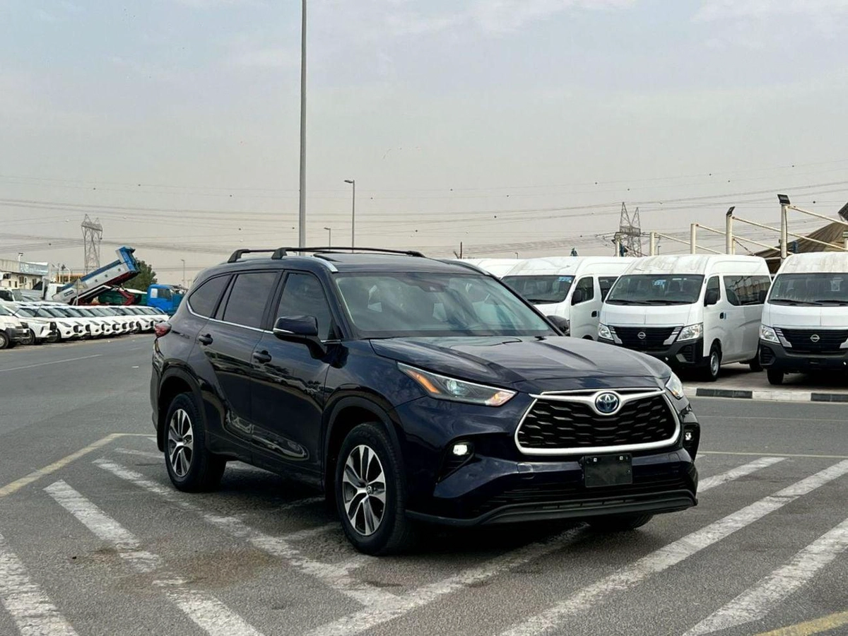 Toyota Highlander 2023 Toyota Highlander Hybrid XLE  Full Option - 2.5L V4 - Sunroof - Rear Camera & Radar Leather Sea