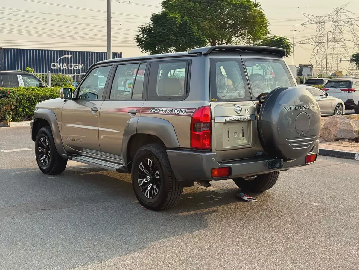 Nissan Patrol Safari Super Safari 2023 GCC Specs-16-16