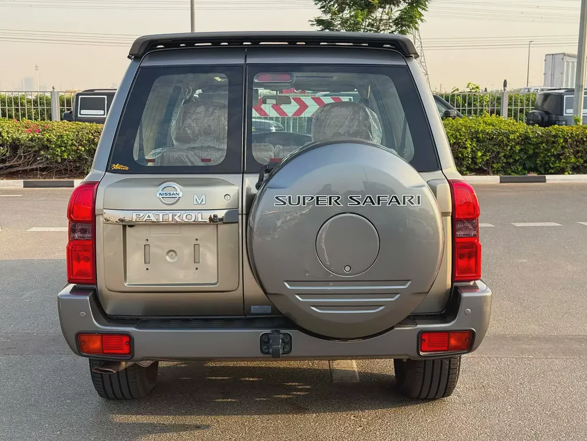 Nissan Patrol Safari Super Safari 2023 GCC Specs-17-17