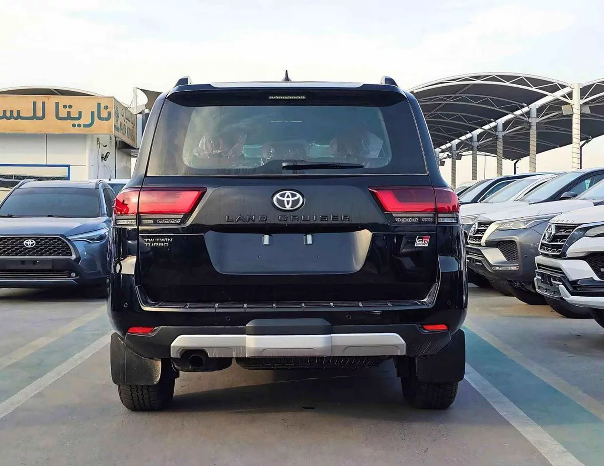 Toyota Land Cruiser GR SPORT || 3.3L Diesel V6 / RADAR / BIG DVD / REAR ENTERTAINMENT DVD / COOL BOX (CODE#LCDGR)-3-0
