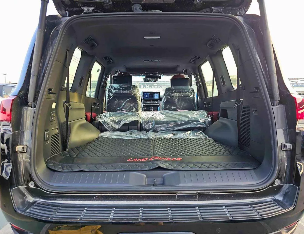 Toyota Land Cruiser GR SPORT || 3.3L Diesel V6 / RADAR / BIG DVD / REAR ENTERTAINMENT DVD / COOL BOX (CODE#LCDGR)-5-0