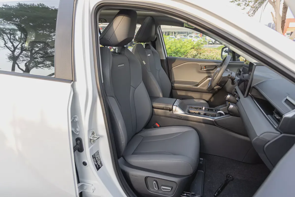 Toyota RAV4 LUXURY | 2026 | 4WD | V4 2.5L Hybrid | Full Option No.1  (EXPORT ONLY)-16-16