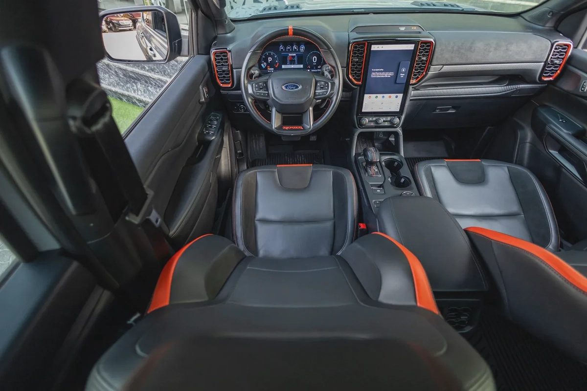 Ford Ranger Raptor 2024-13-13