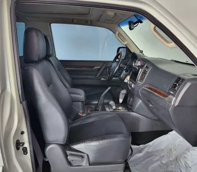 Mitsubishi Pajero GLS HIGHLINE PLATINUM 3.8L-6CYL 2DR - FULL OPTION FULLY SERVICE. Al Habtoor Motors-6