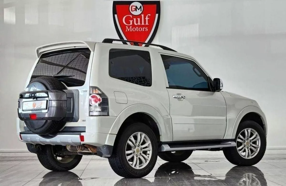 Mitsubishi Pajero GLS HIGHLINE PLATINUM 3.8L-6CYL 2DR - FULL OPTION FULLY SERVICE. Al Habtoor Motors-3-0