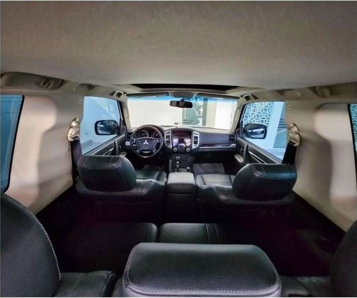 Mitsubishi Pajero GLS HIGHLINE PLATINUM 3.8L-6CYL 2DR - FULL OPTION FULLY SERVICE. Al Habtoor Motors-8-0