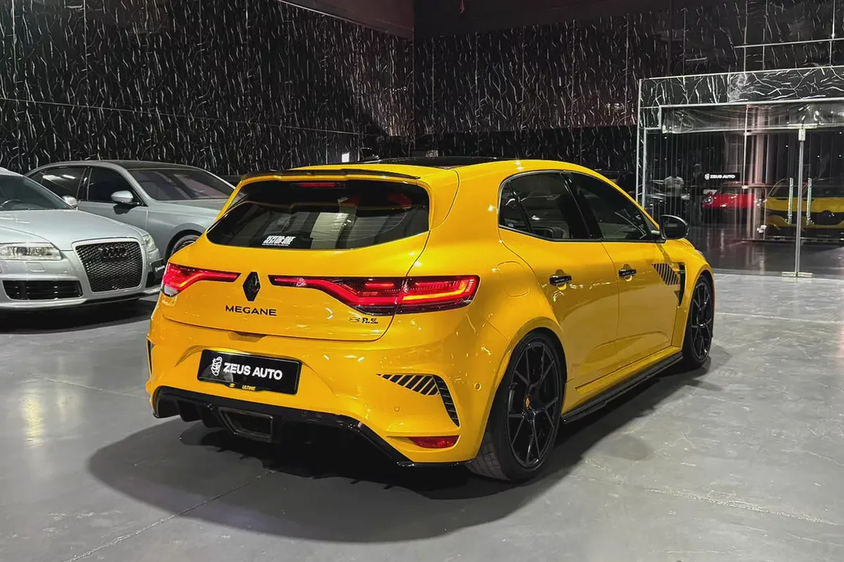 Rare Edition | GCC | Low Mileage | Recently Serviced |Warranty 2027 or 100,000Kms-3-3