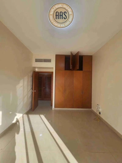 Spacious and luxurious 3bhk with a closed kitchen in mankhool near sharaf dg metro station-9