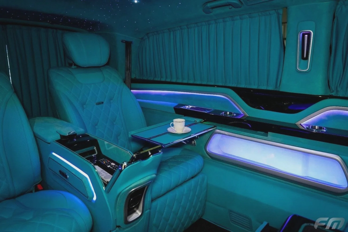 Mercedes Benz V 250 VIP BUSINESS VAN – FULL LUXURY OPTION | BRAND NEW | GCC | 2023