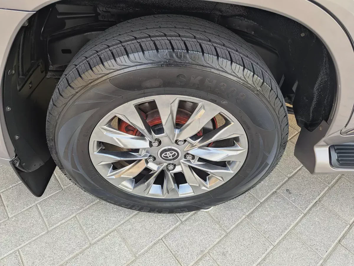Toyota Land Cruiser VXR 2013 Facelifted 2026 With Interior and Exterior GCC Specs | Well Maintained-9-9