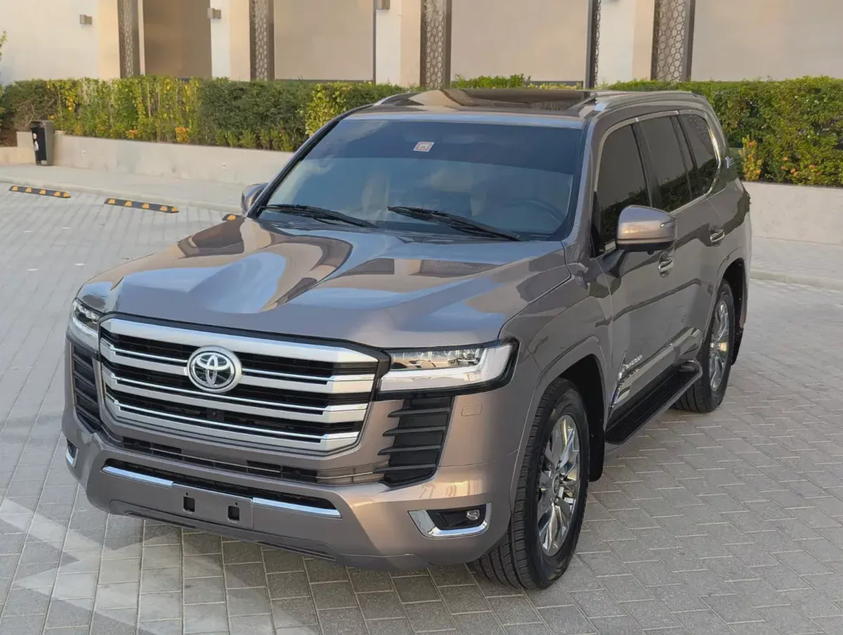 Toyota Land Cruiser VXR 2013 Facelifted 2026 With Interior and Exterior GCC Specs | Well Maintained-1-1
