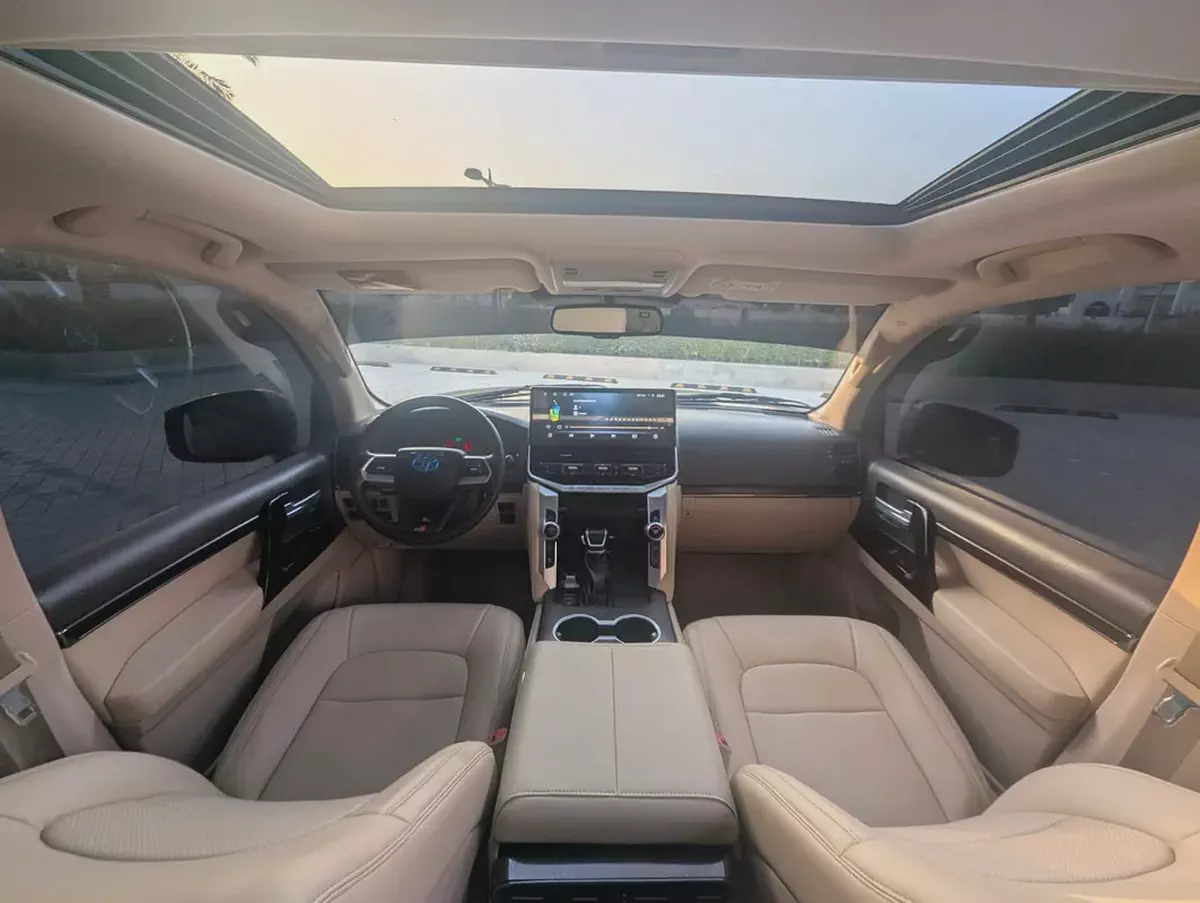 Toyota Land Cruiser VXR 2013 Facelifted 2026 With Interior and Exterior GCC Specs | Well Maintained-2-2