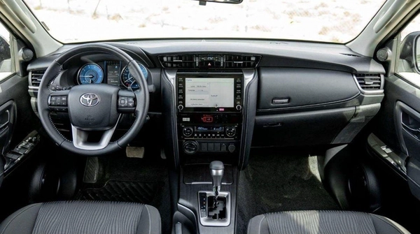 Toyota Fortuner Toyota Fortuner 2.4L Diesel 2025