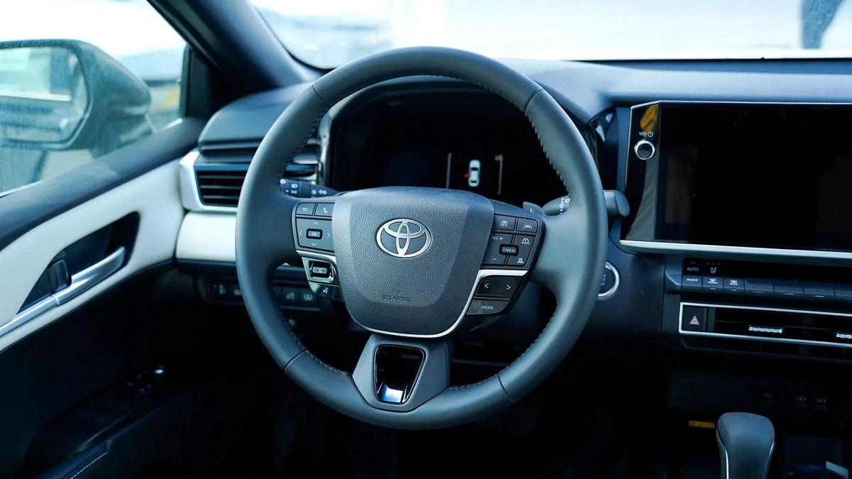 2026 Toyota Camry GLE - GCC Specs - Brand New-1-1
