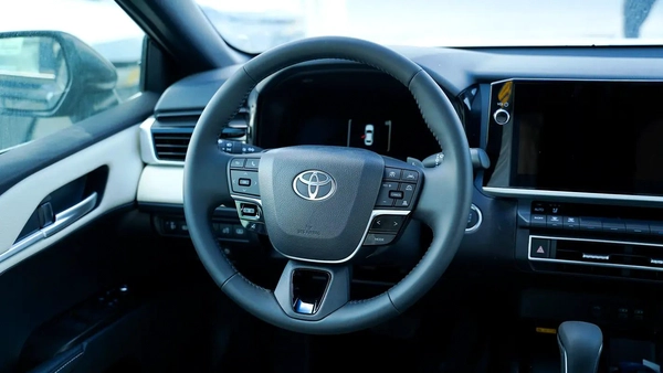 2026 Toyota Camry GLE - GCC Specs - Brand New