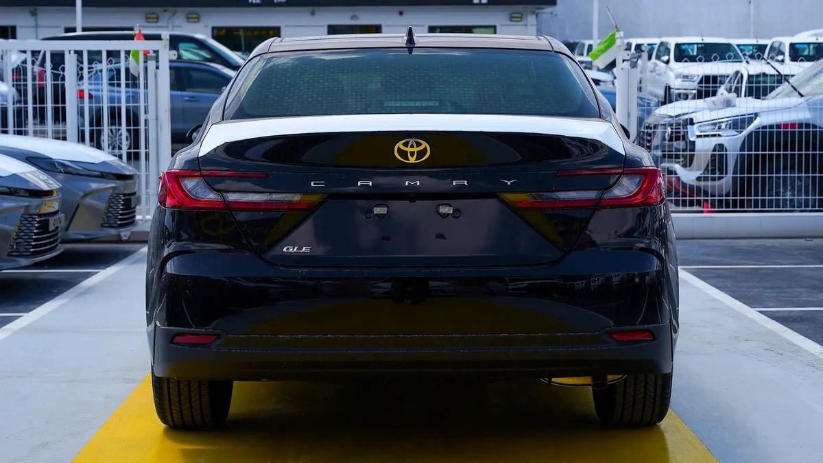 2026 Toyota Camry GLE - GCC Specs - Brand New-8-8