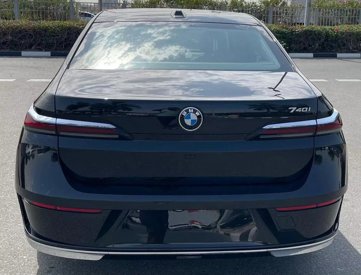 BMW 740i LUXURY PURE EXCELLENCE-7-7