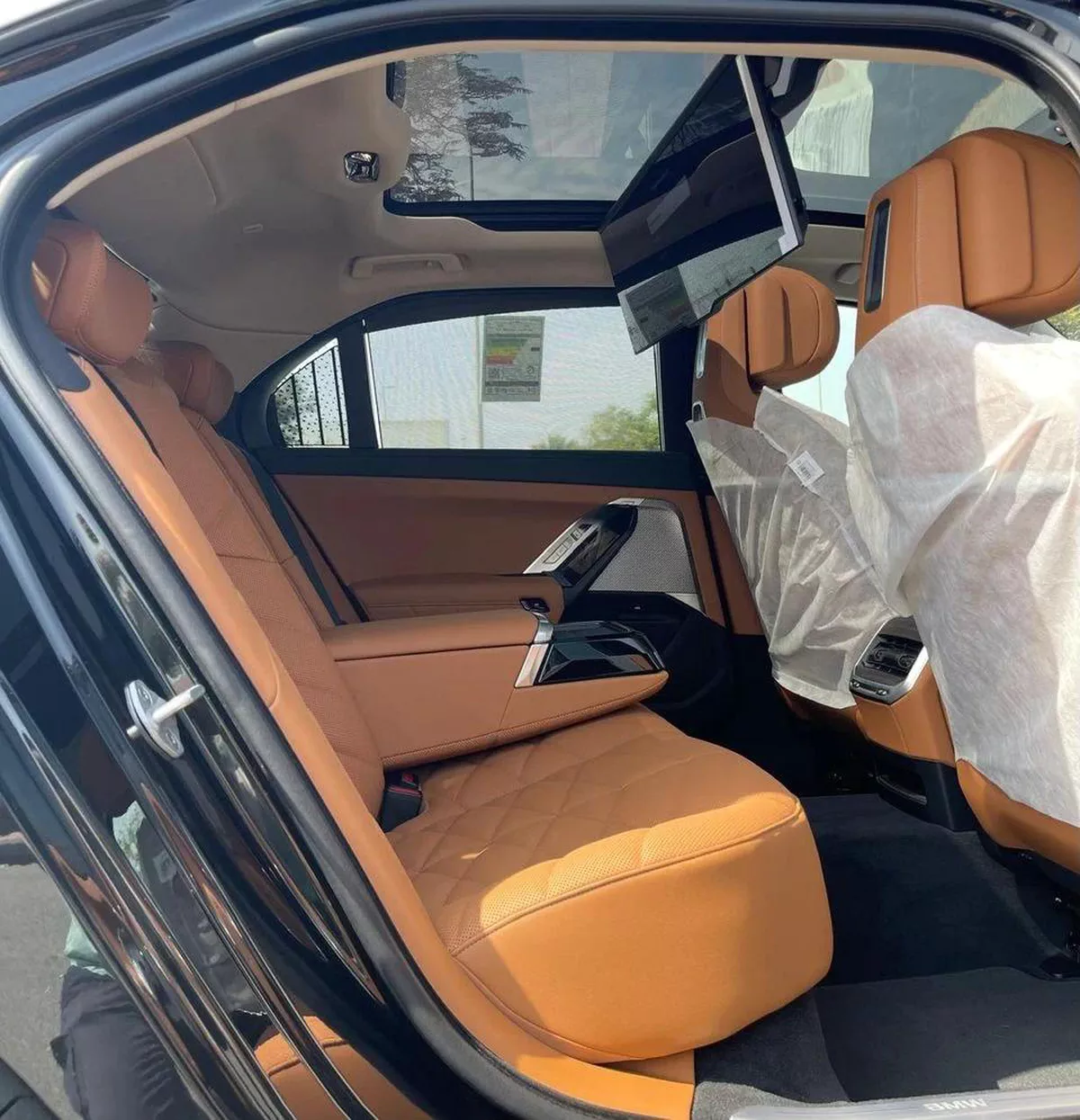 BMW 740i LUXURY PURE EXCELLENCE-11-11