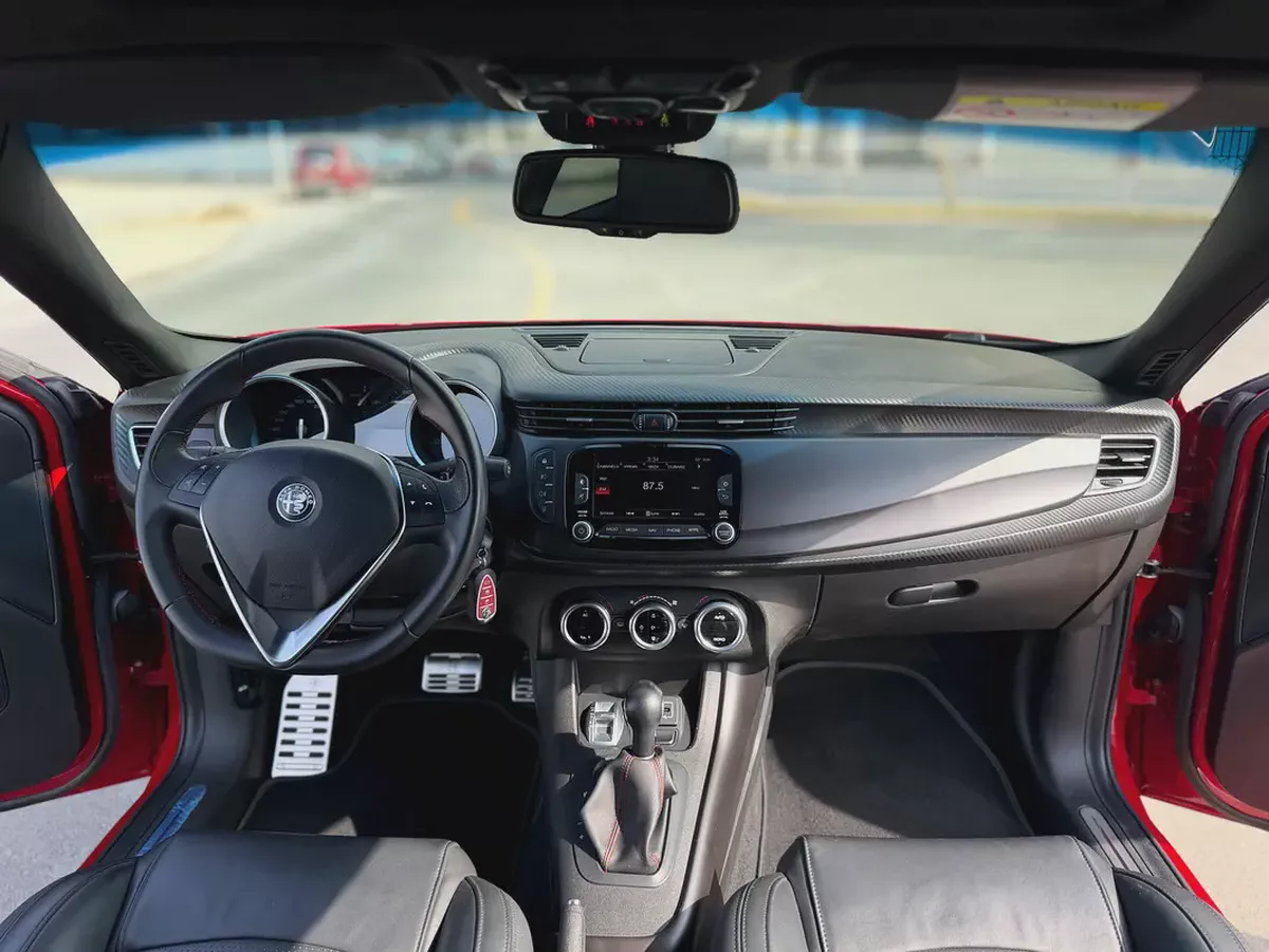 2021 Alfa Romeo Giulietta Veloce | GCC Specs | Pristine Condition-4-4