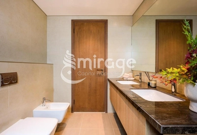 Stunning 4BR+M Almeira | Perfect Location-2