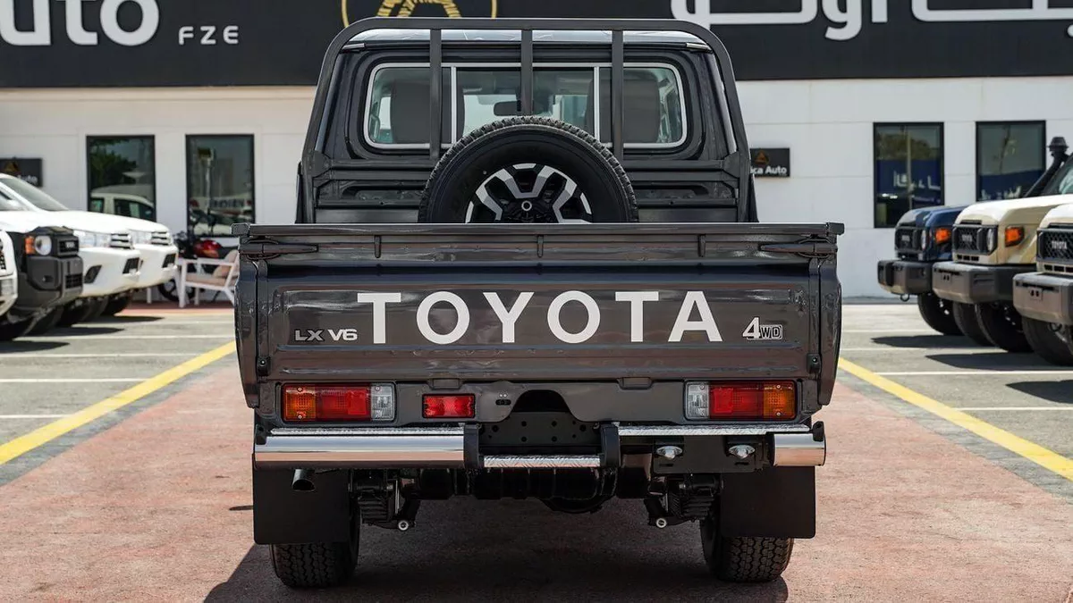 Toyota Land Cruiser Pick Up LC79 4.0 PETROL AT 2026 FULL-14-0