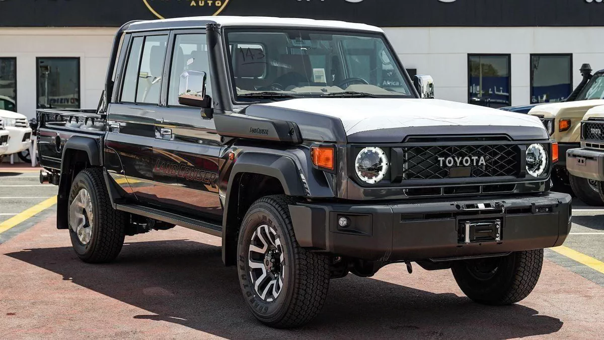 Toyota Land Cruiser Pick Up LC79 4.0 PETROL AT 2026 FULL