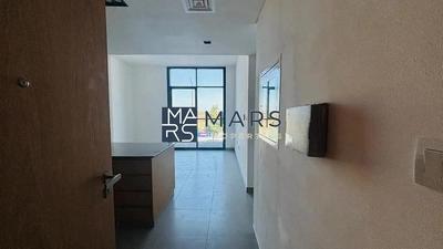 Stylish 1BHK with Balcony – Ideal Location!-3